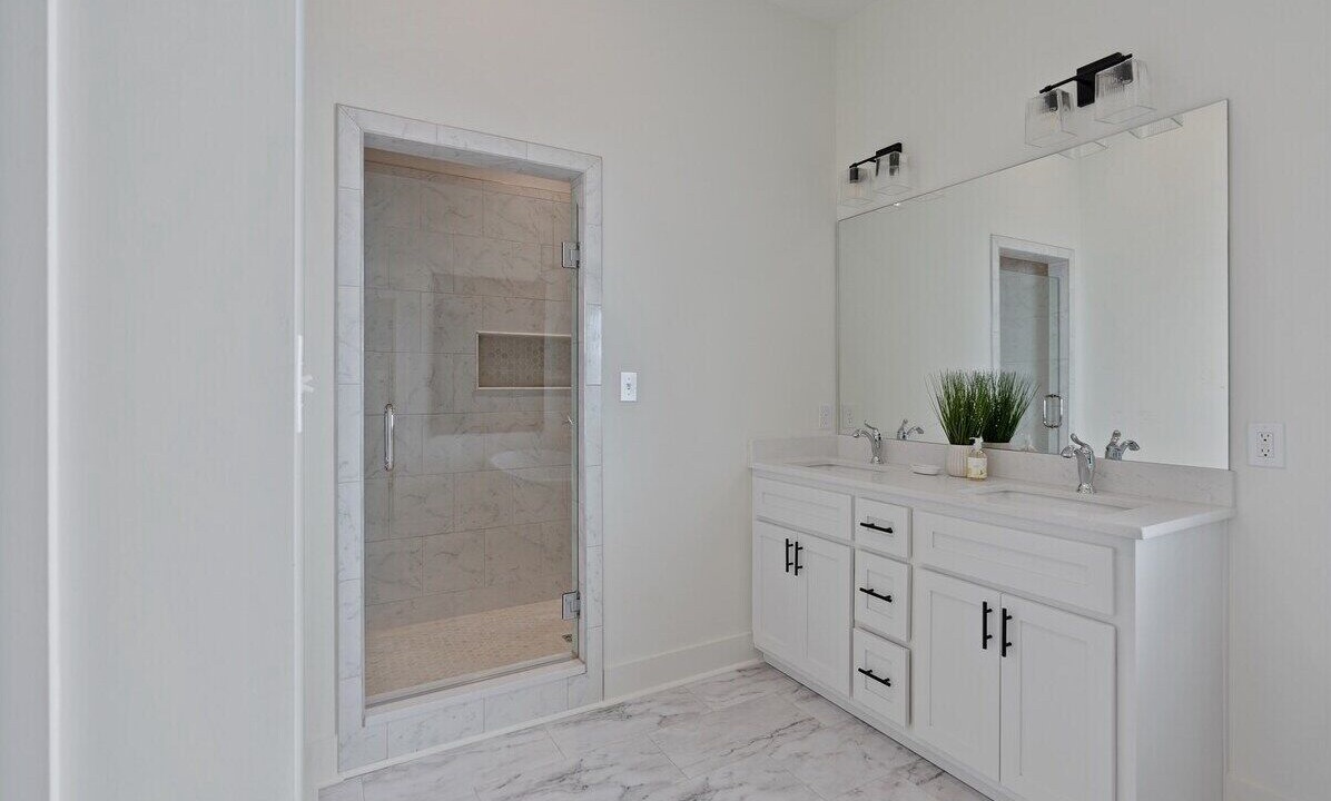 Photo of Bathroom in Guntersville