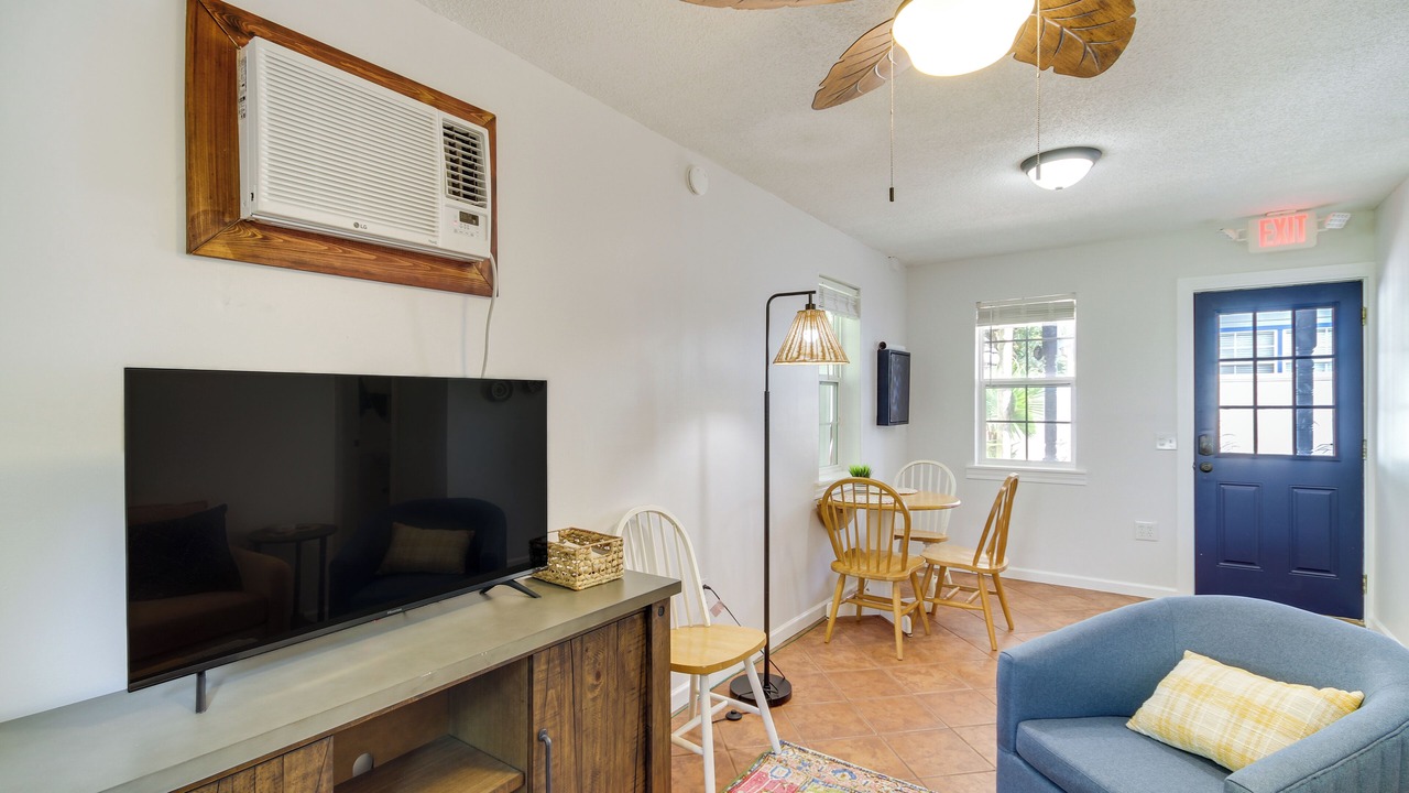 Photo of Livingroom in Biloxi