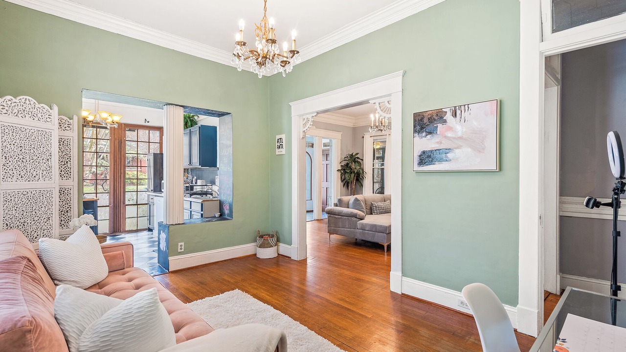 Photo of Livingroom in Virginia Highland