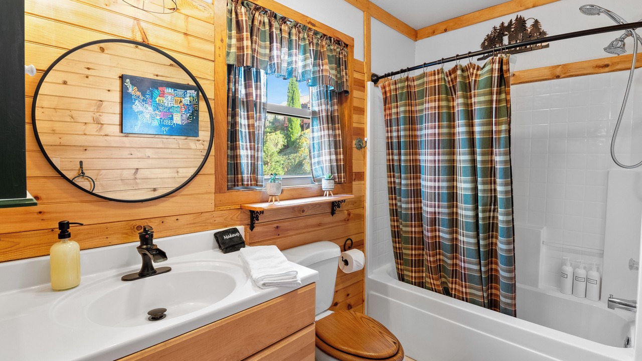 Photo of Bathroom in Maggie Valley