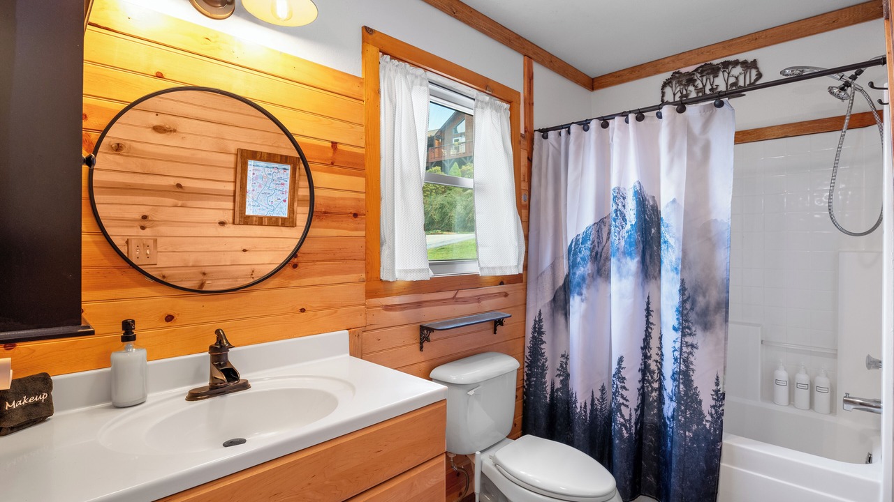 Photo of Bathroom in Maggie Valley
