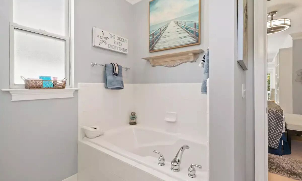 Photo of Bathroom in Saint Simons Island