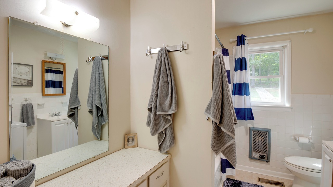 Photo of Bathroom in Scottsboro