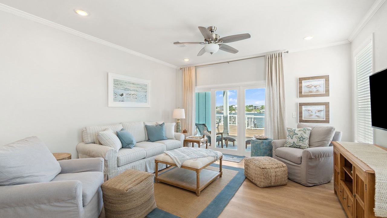 Photo of Livingroom in Ono Island