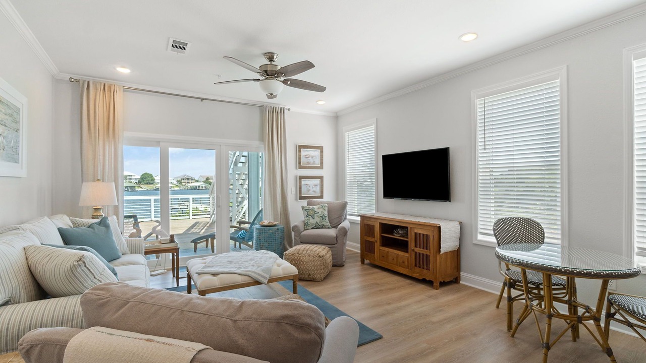 Photo of Livingroom in Ono Island