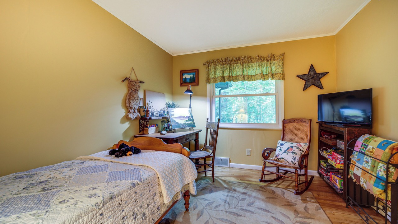 Photo of Bedroom in Sylva