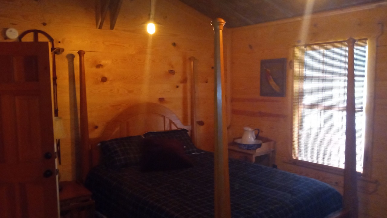 Photo of Bedroom in Guntersville