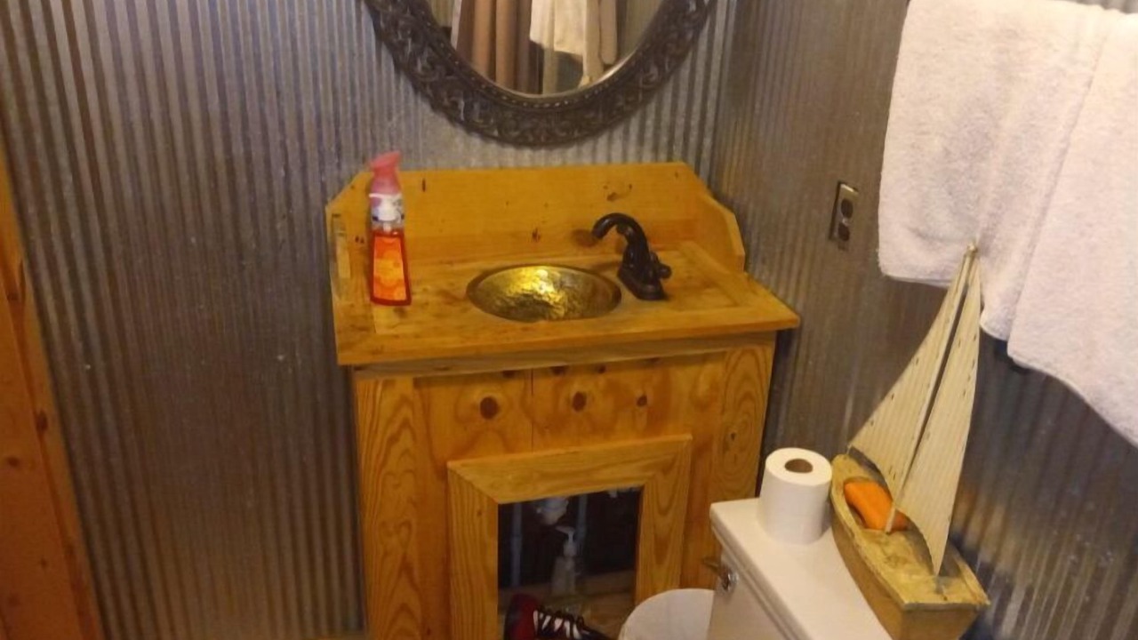 Photo of Bathroom in Guntersville