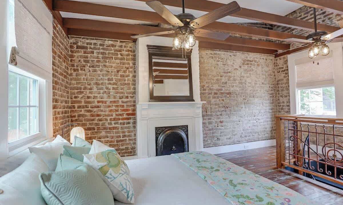 Photo of Bedroom in Historic District - North