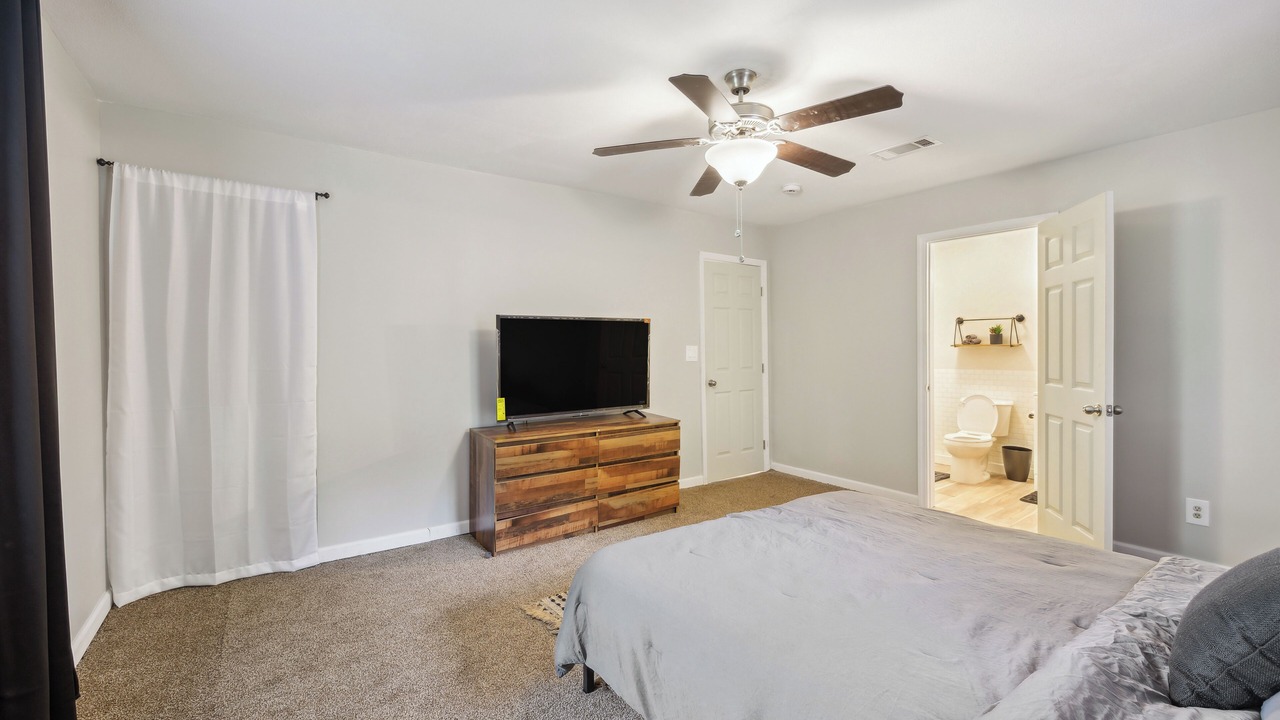 Photo of Bedroom in Macon