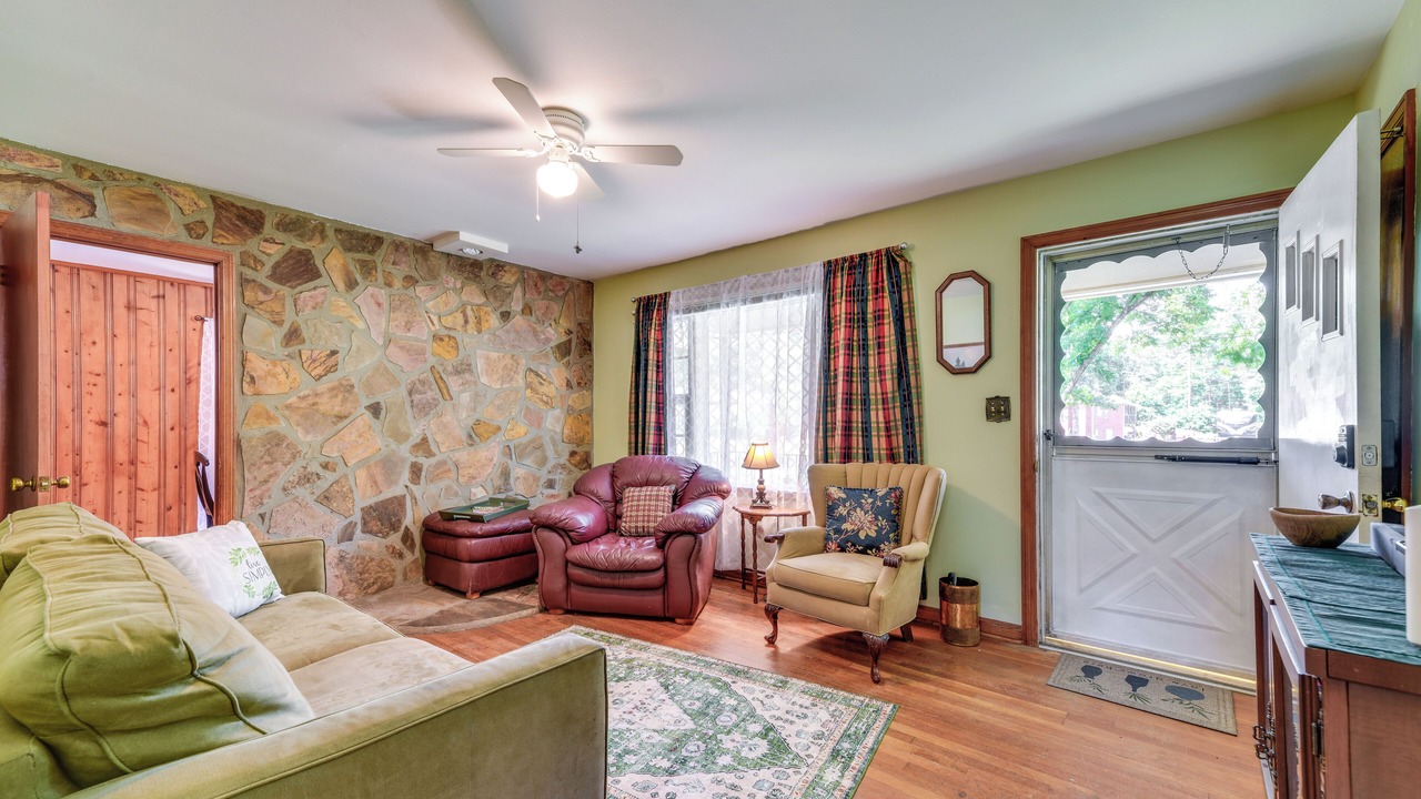 Photo of Livingroom in Douglasville