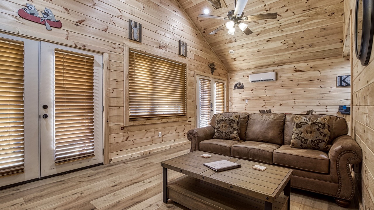 Photo of Livingroom in Cosby