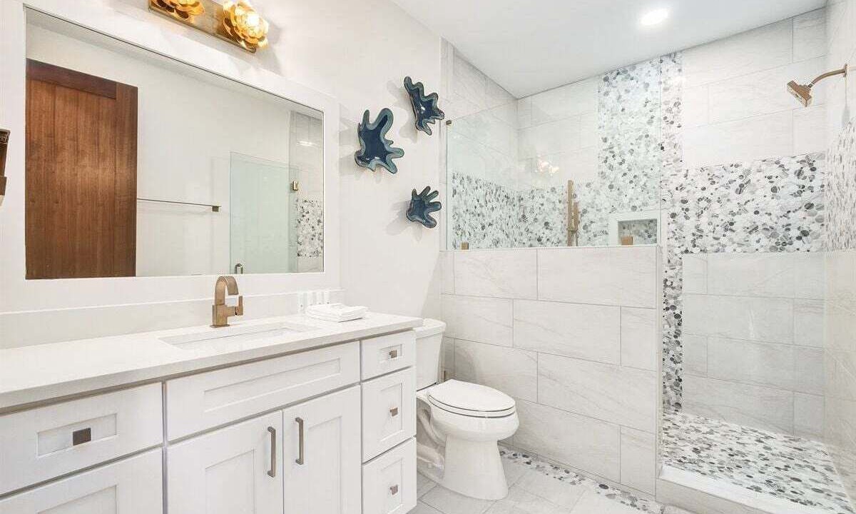 Photo of Bathroom in Inlet Beach