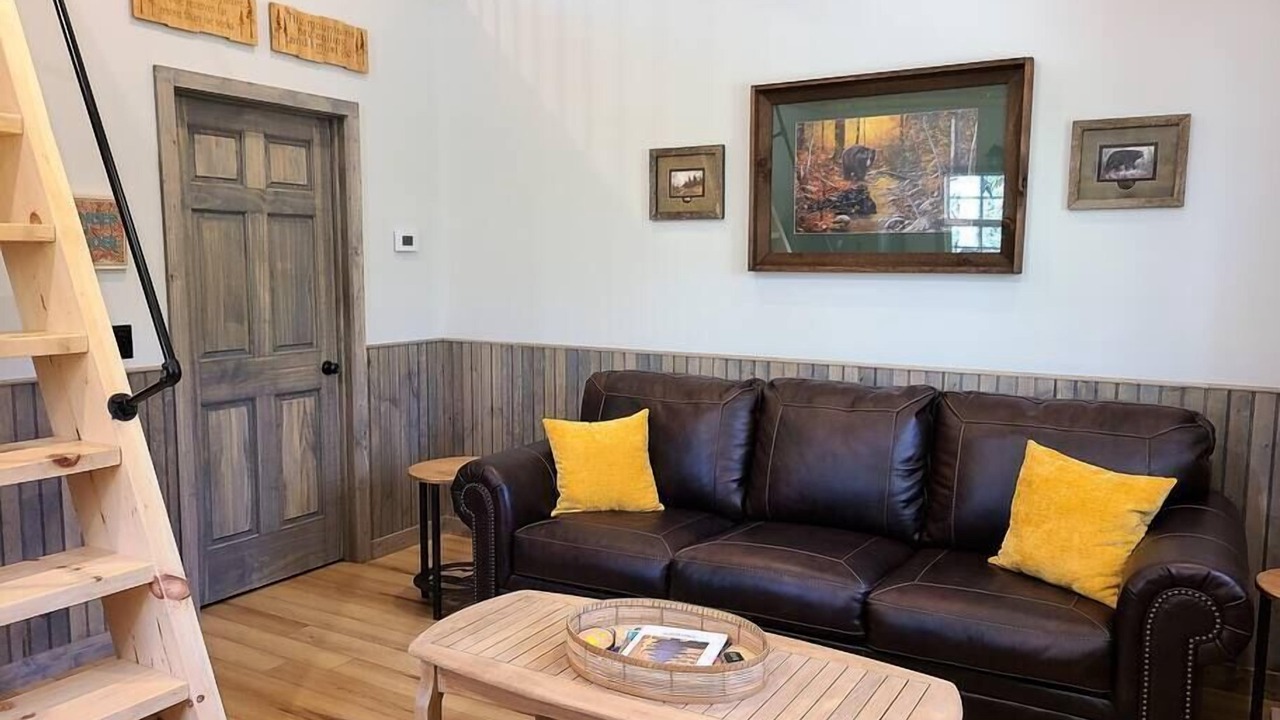 Photo of Livingroom in Cosby