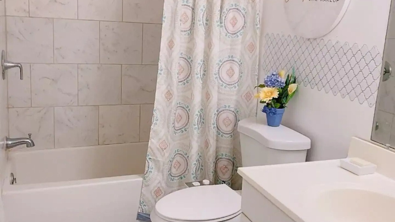 Photo of Bathroom in Dock Junction