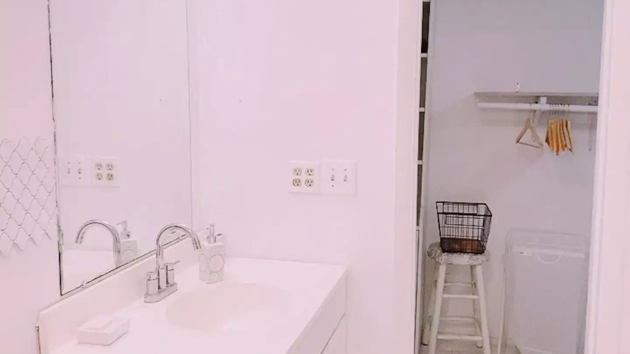 Photo of Bathroom in Dock Junction