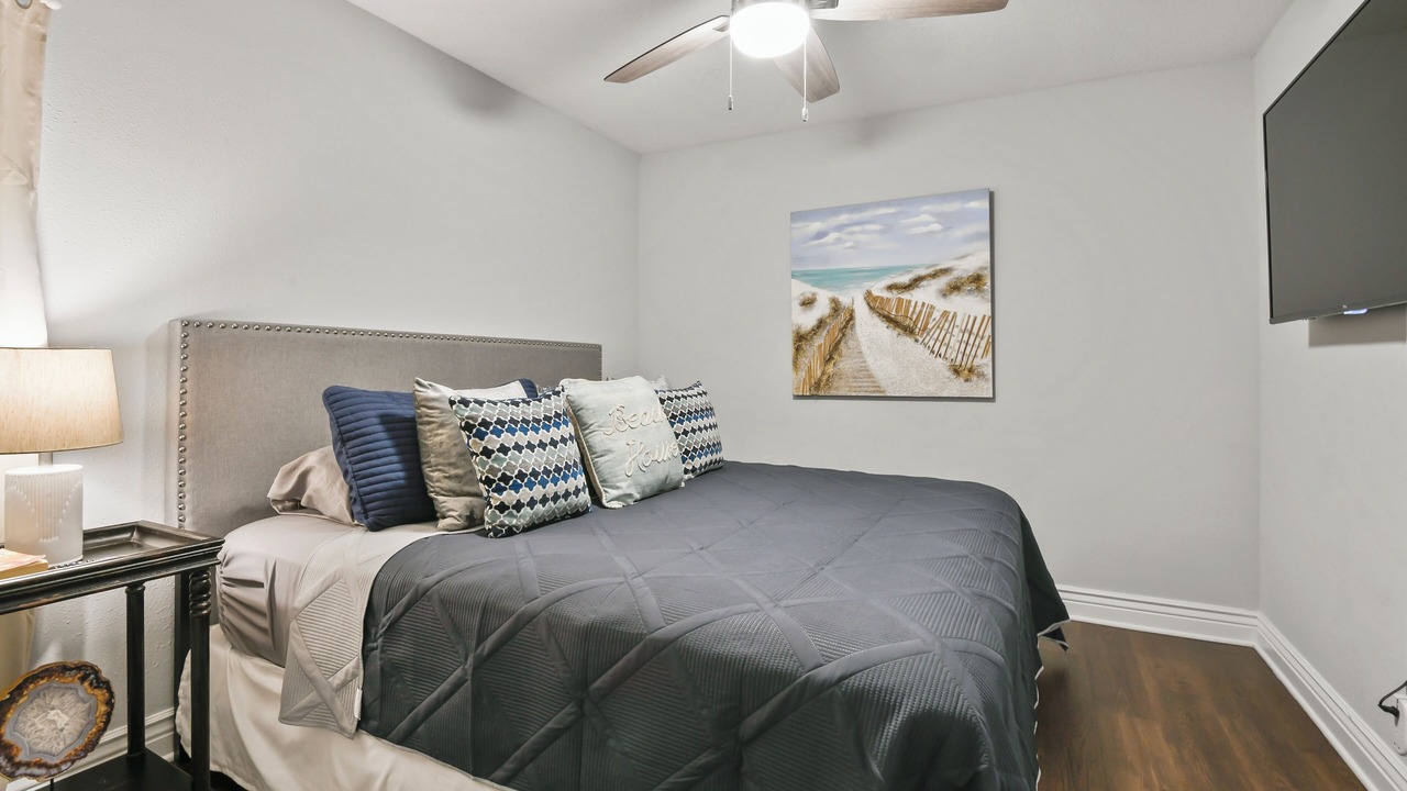 Photo of Bedroom in Long Beach