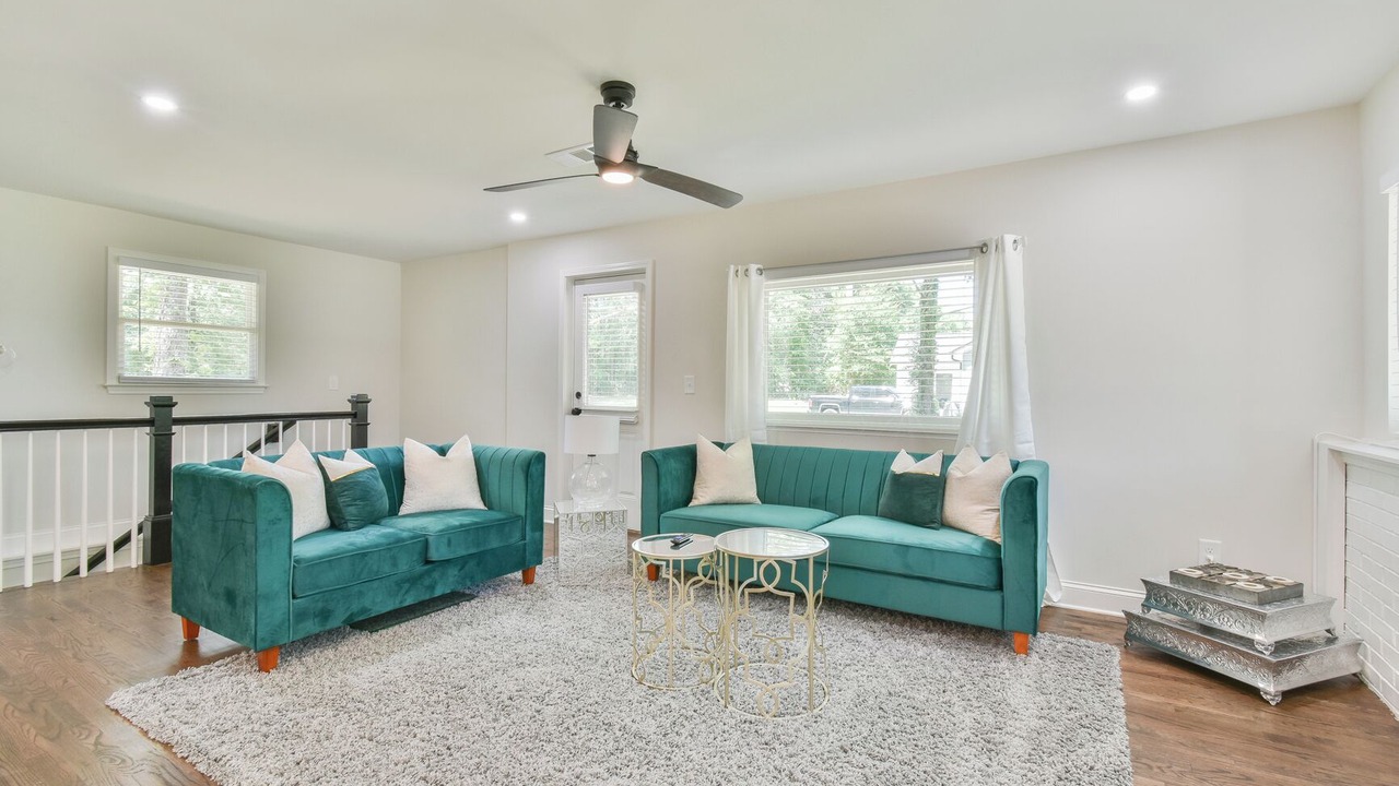 Photo of Livingroom in Addison Heights