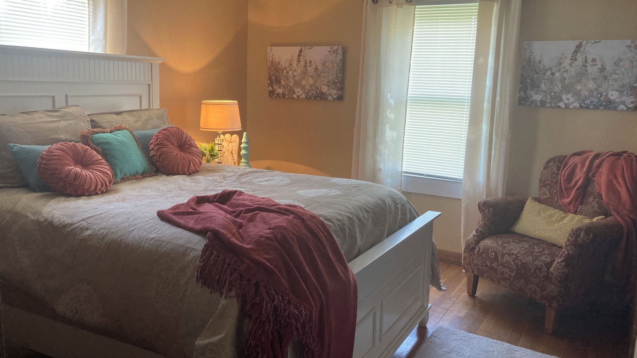 Photo of Bedroom in Kodak
