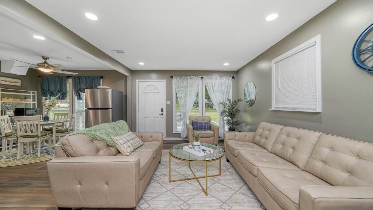 Photo of Livingroom in Normal