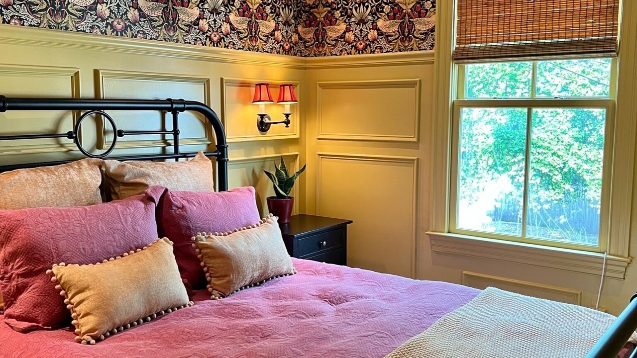 Photo of Bedroom in Metropolitan