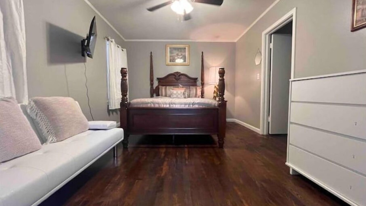 Photo of Bedroom in Valdosta