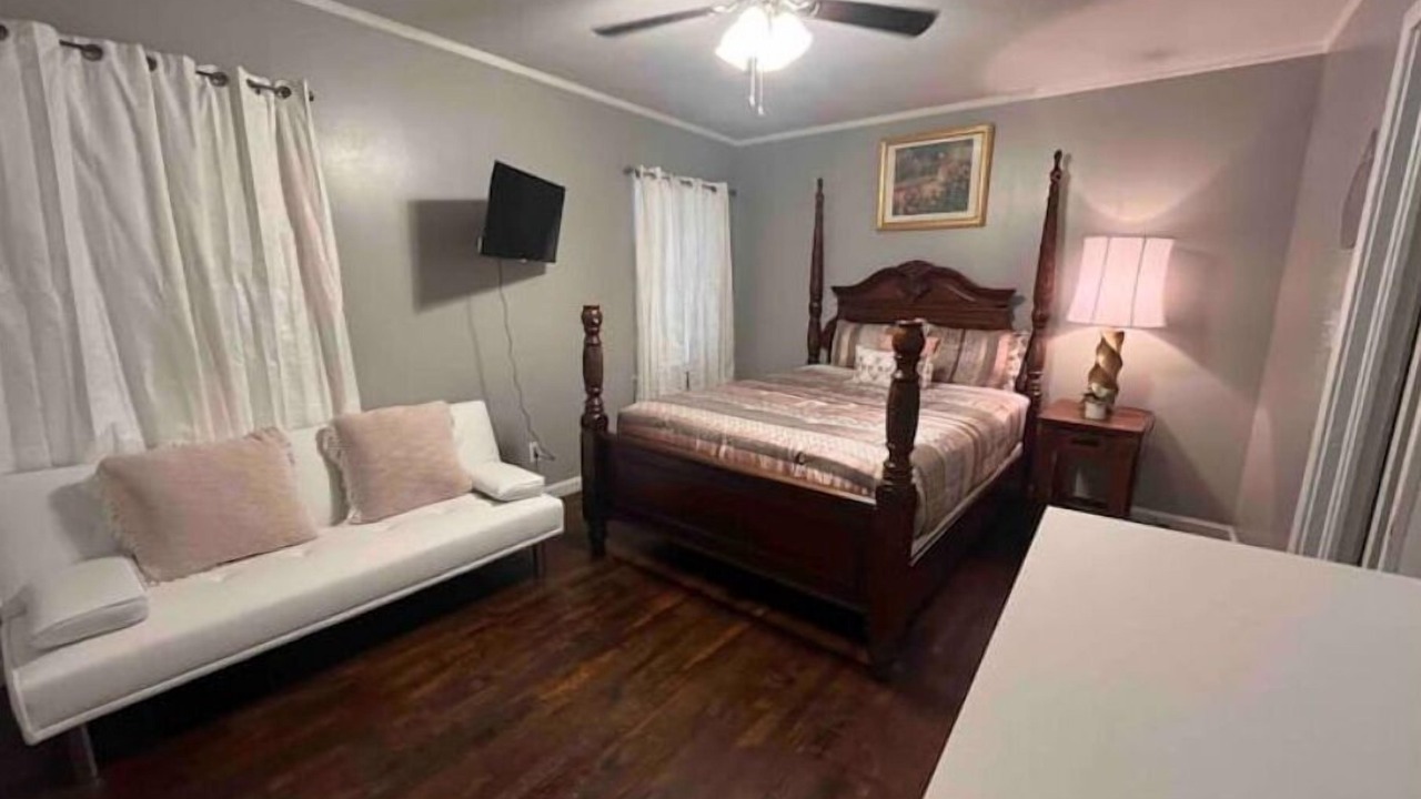Photo of Bedroom in Valdosta