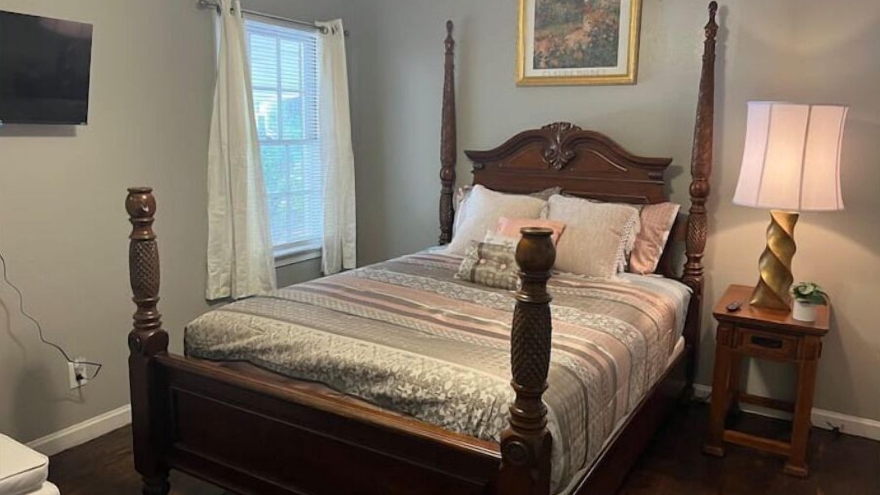 Photo of Bedroom in Valdosta