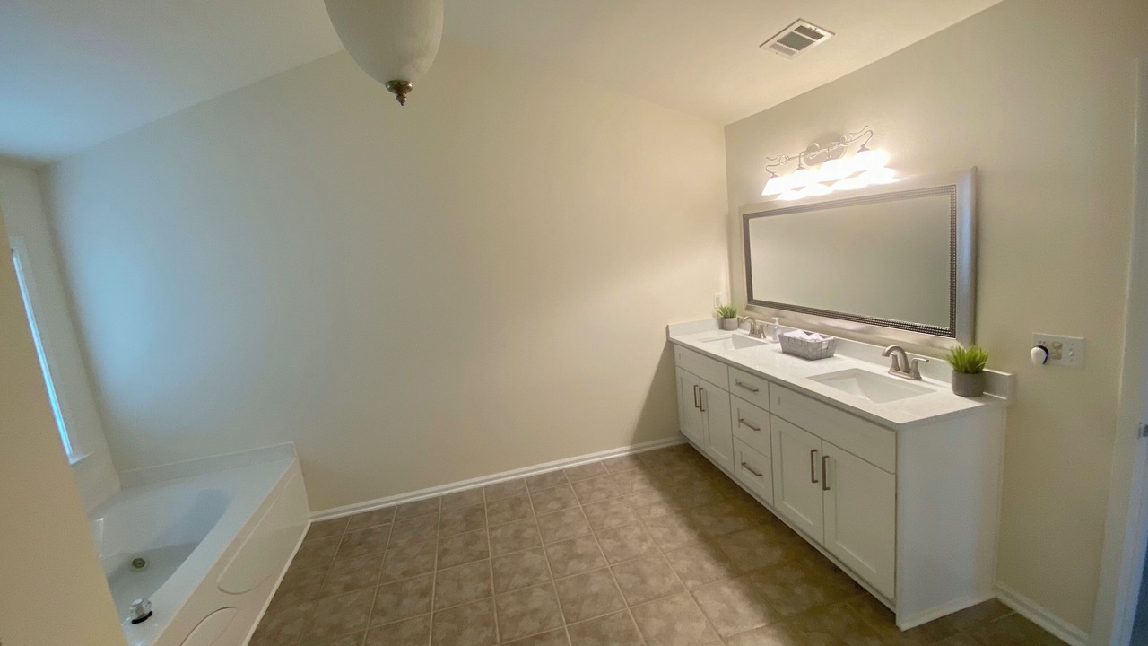 Photo of Bathroom in Union City