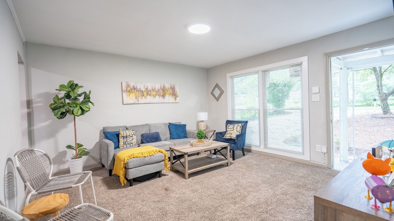 Photo of Livingroom in Forest Park