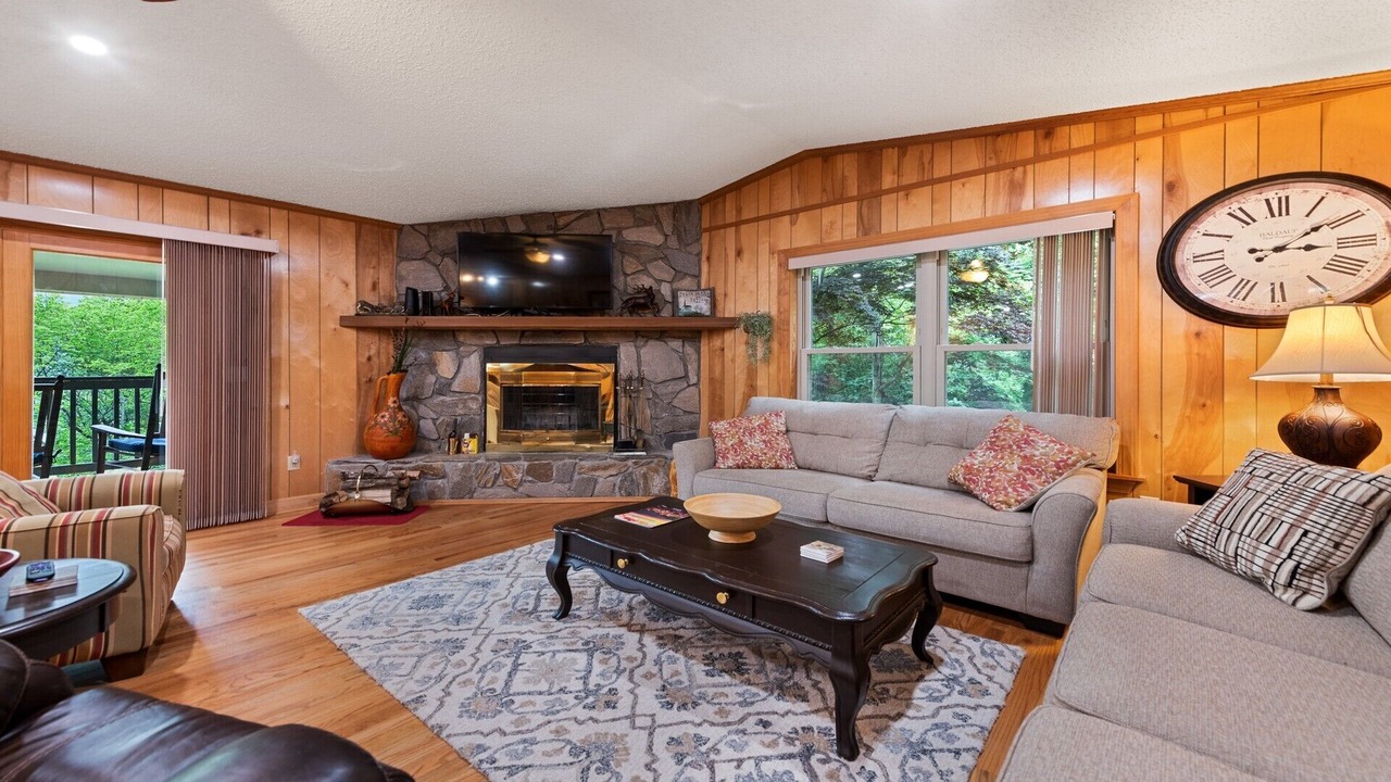 Photo of Bedroom in Maggie Valley