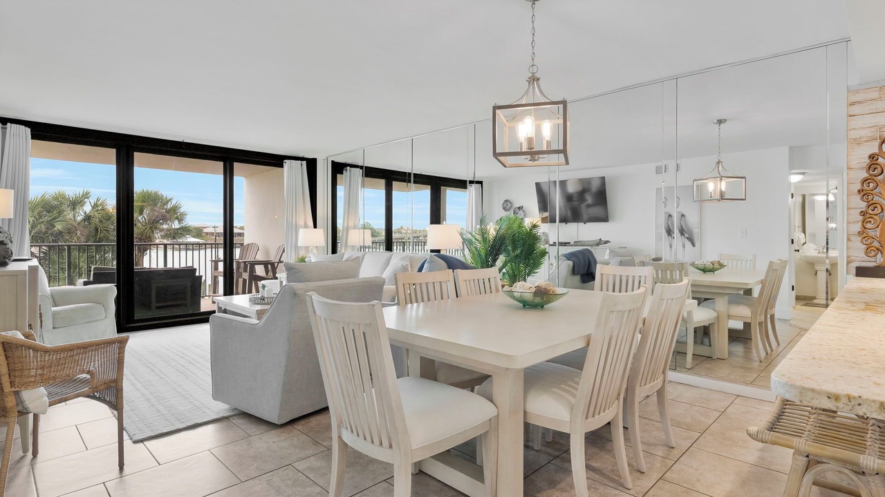 Photo of Livingroom in Orange Beach East