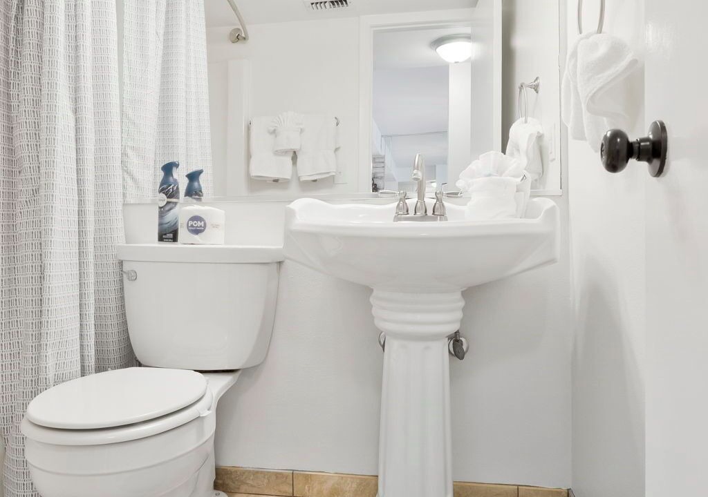 Photo of Bathroom in Orange Beach East