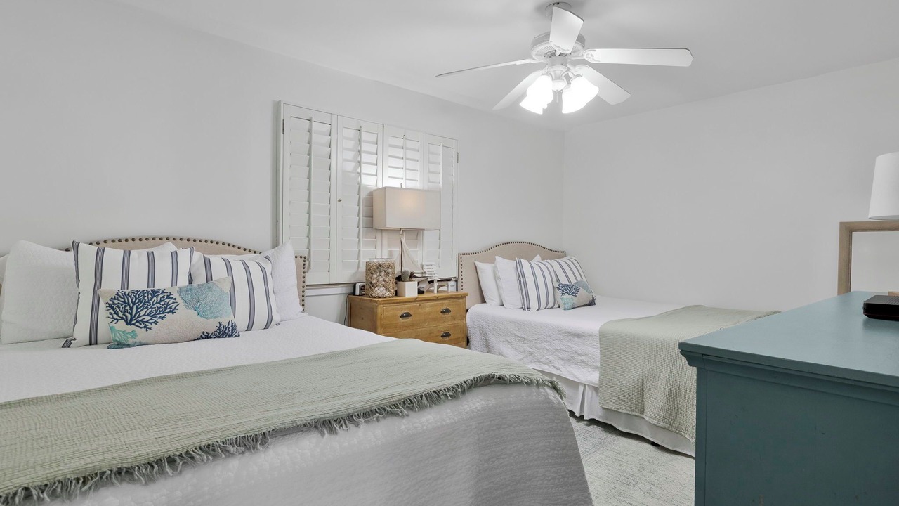Photo of Bedroom in Orange Beach East