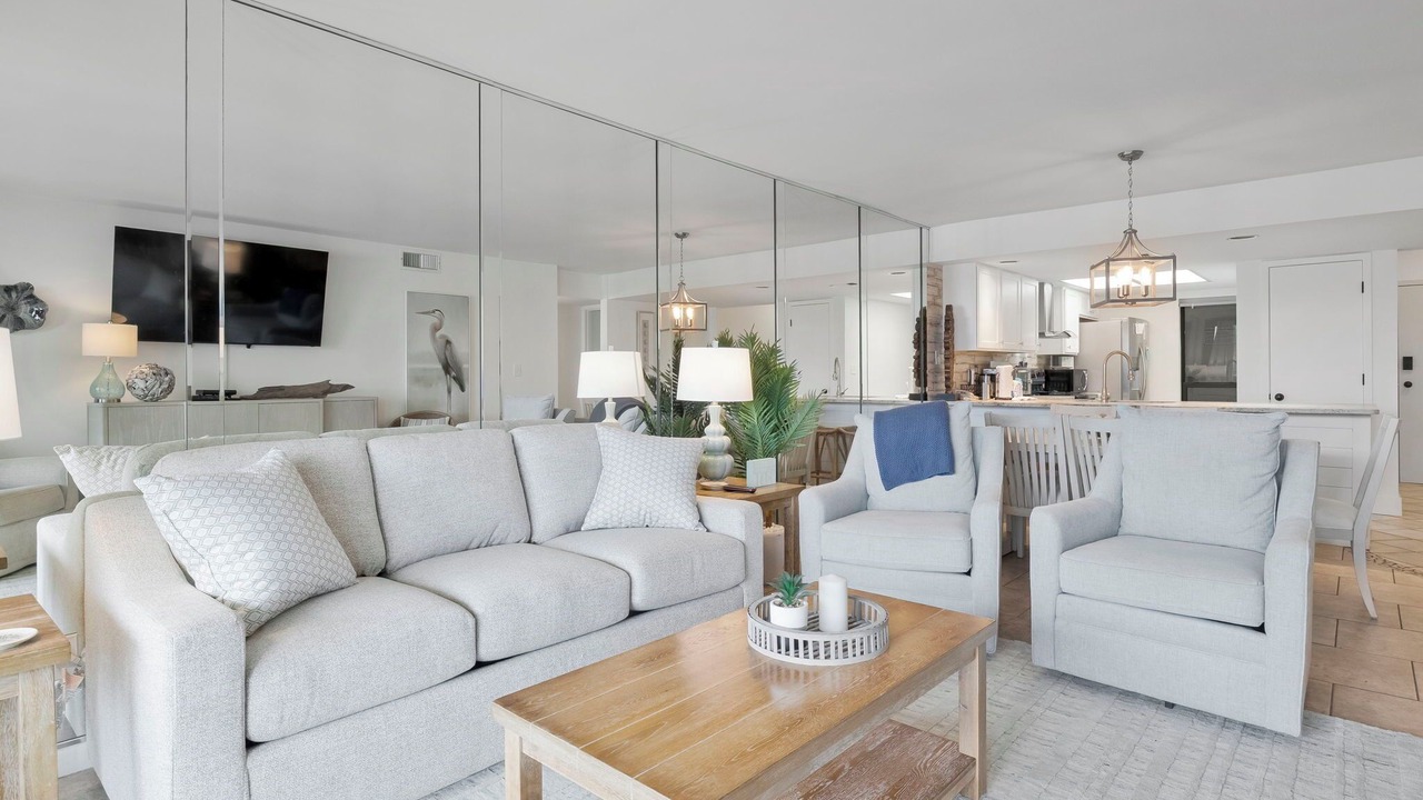 Photo of Livingroom in Orange Beach East