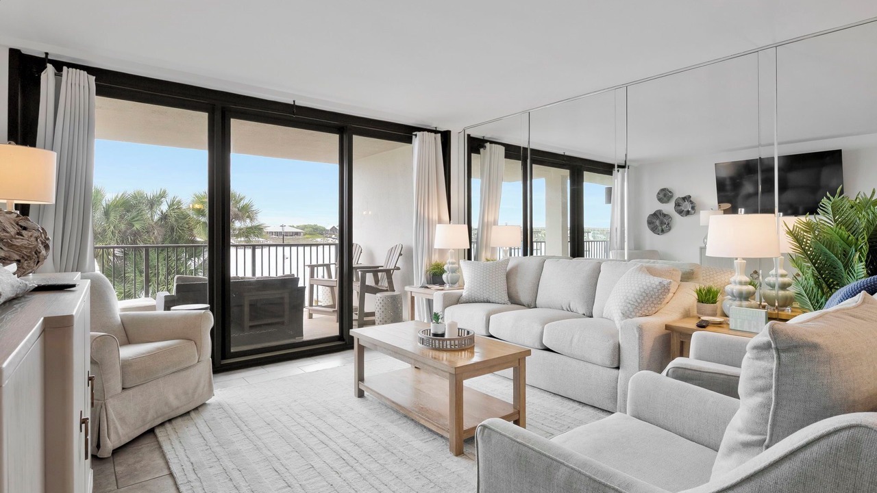 Photo of Livingroom in Orange Beach East