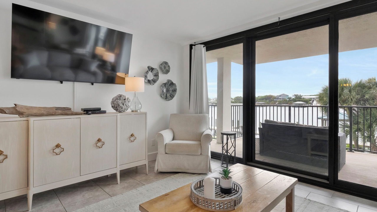 Photo of Livingroom in Orange Beach East
