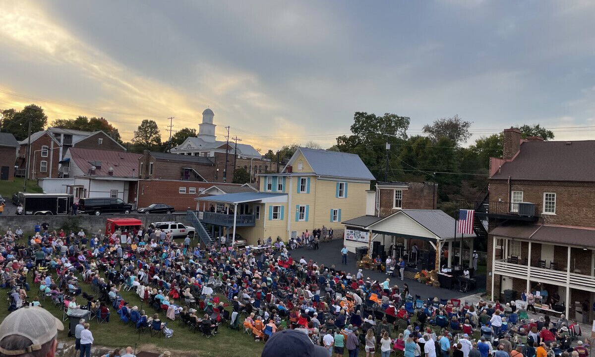 Photo of Others in Dandridge