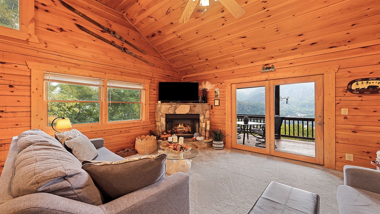 Photo of Livingroom in Maggie Valley