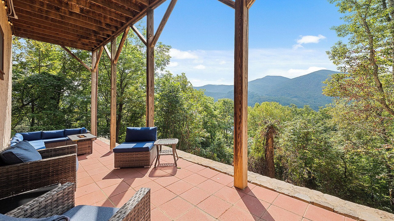Photo of Patio Balcony in Maggie Valley