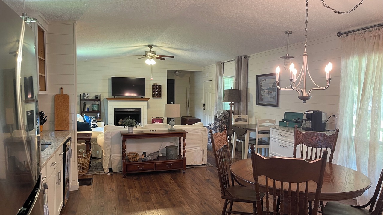 Photo of Bedroom in Guntersville