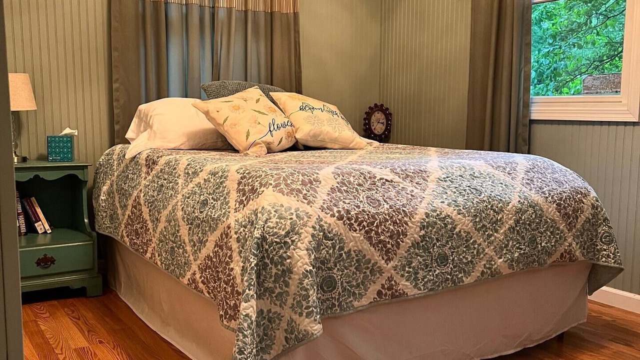 Photo of Bedroom in Walker-In-the-Hills
