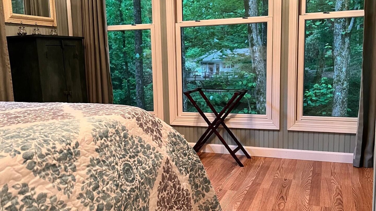 Photo of Bedroom in Walker-In-the-Hills