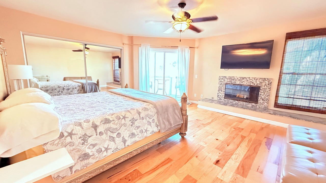 Photo of Bedroom in Huntington Beach