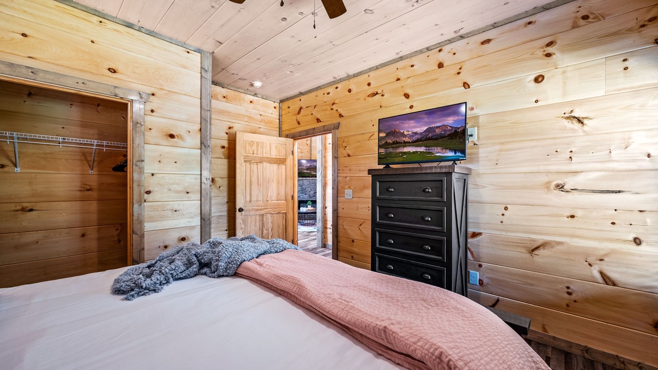 Photo of Bedroom in Sevierville