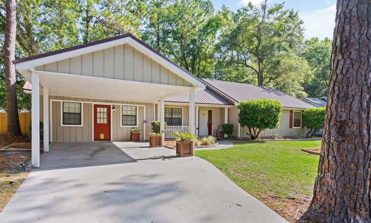 Photo of Outdoor in Country Club Estates