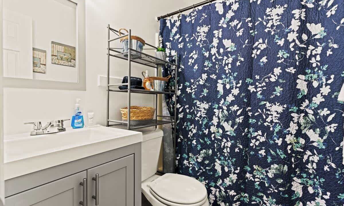 Photo of Bathroom in Country Club Estates