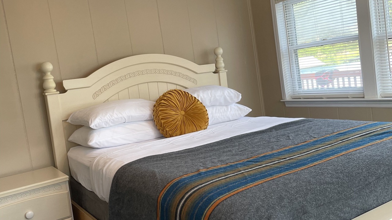 Photo of Bedroom in Goodsprings