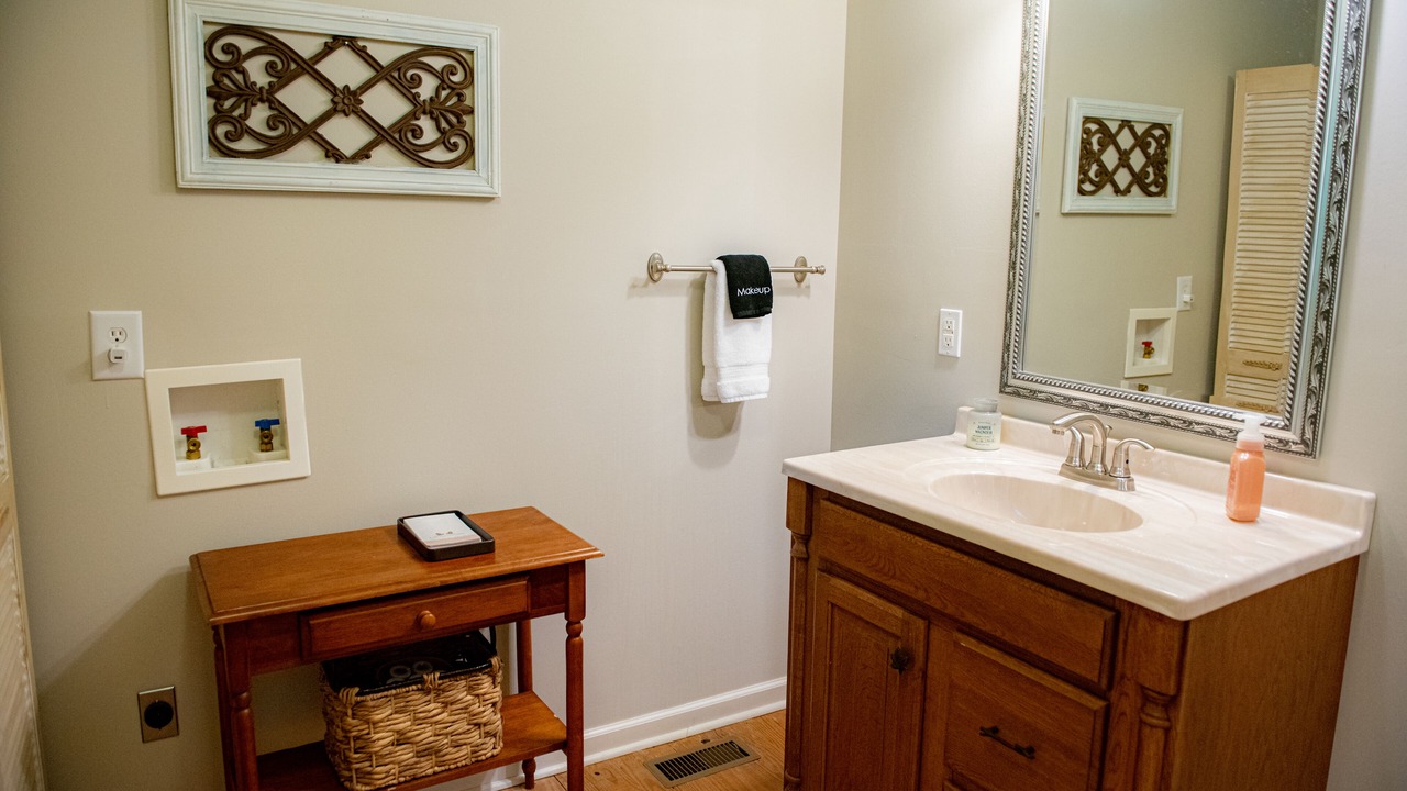 Photo of Bathroom in Groveoak