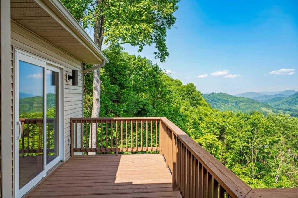 Photo of Others in Maggie Valley